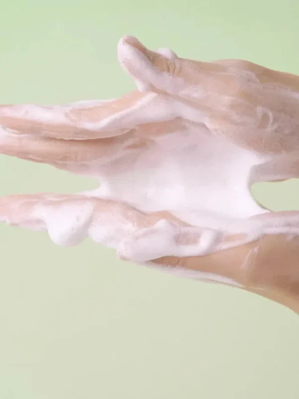 Espuma limpiadora profunda para el acné de TÉ TRICA BHA (125ml)
